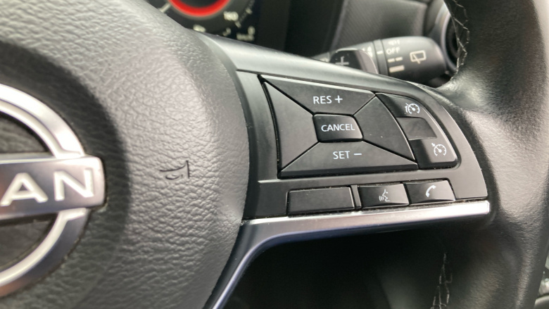 Nissan Juke 1.0 DiG-T N-Connecta 5dr DCT Petrol Hatchback